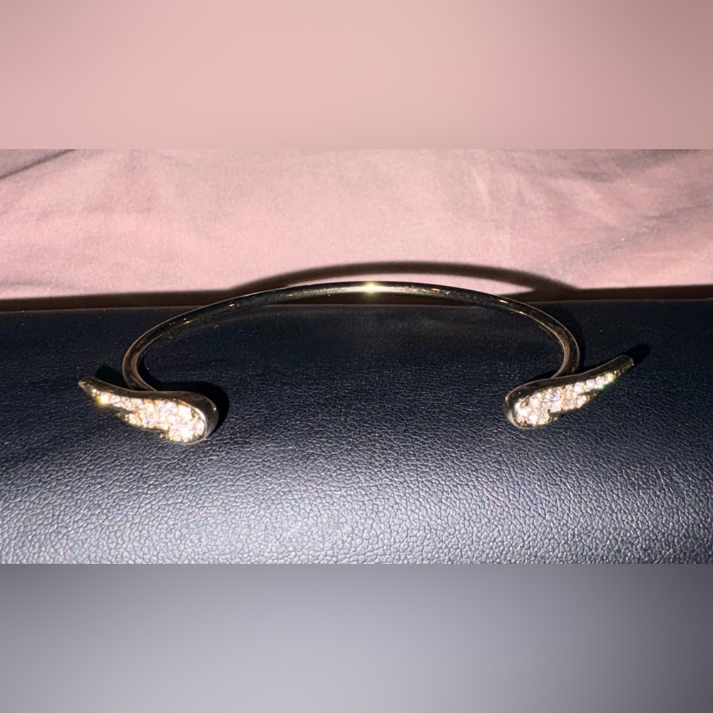 ✨ Angel Wings Cuff Bracelet